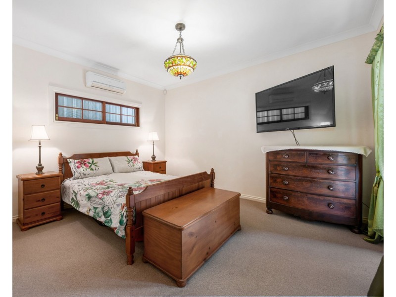 17 Elimatta Drive, Ashgrove QLD 4060