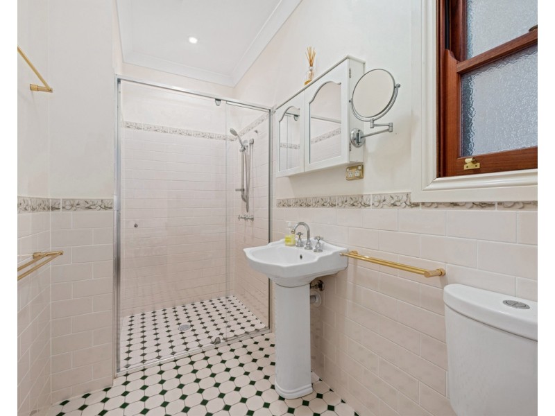 17 Elimatta Drive, Ashgrove QLD 4060