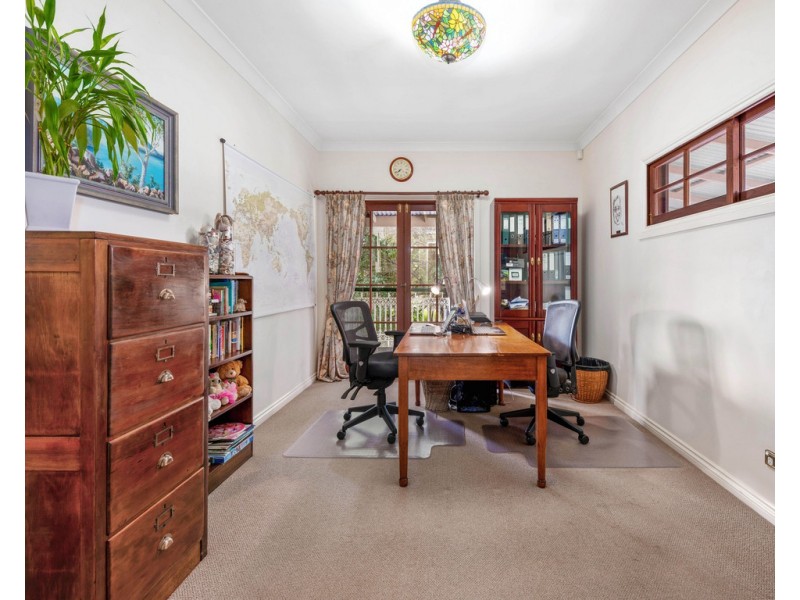 17 Elimatta Drive, Ashgrove QLD 4060