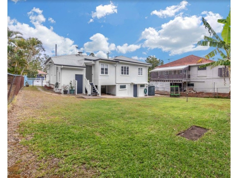 33 Frasers Road, Ashgrove QLD 4060