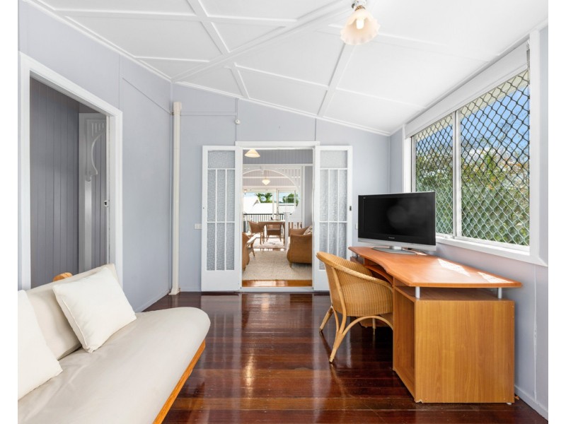 371 Waterworks Road, Ashgrove QLD 4060