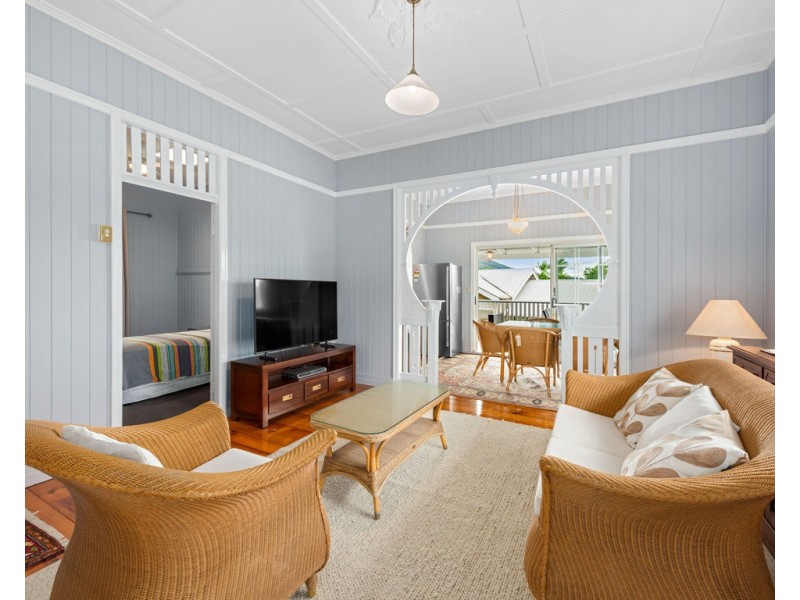 371 Waterworks Road, Ashgrove QLD 4060