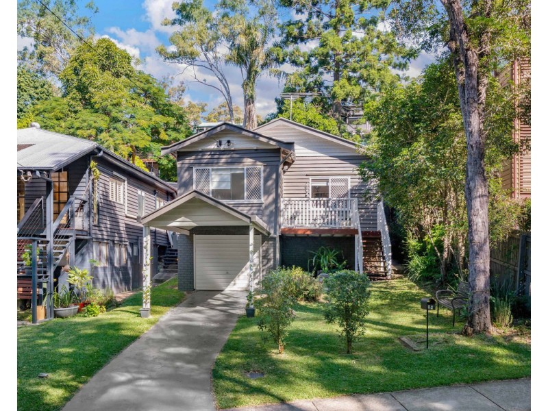 34 Barnett Road, Bardon QLD 4065