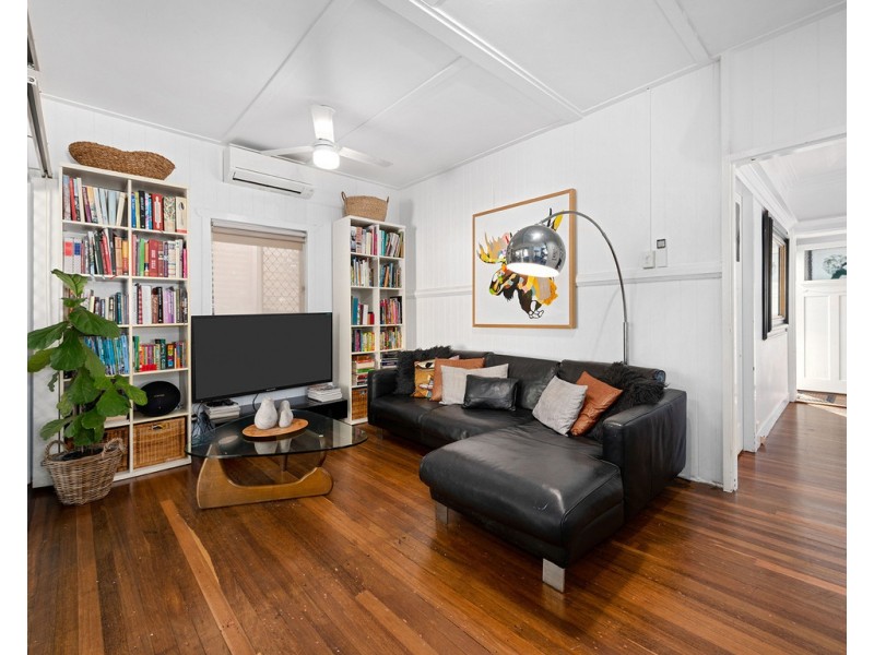 34 Barnett Road, Bardon QLD 4065