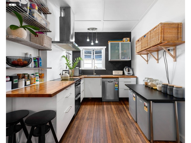 34 Barnett Road, Bardon QLD 4065