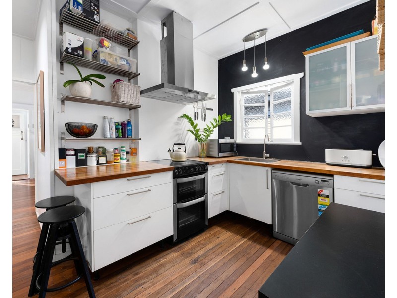 34 Barnett Road, Bardon QLD 4065