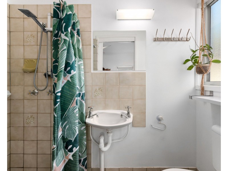 34 Barnett Road, Bardon QLD 4065