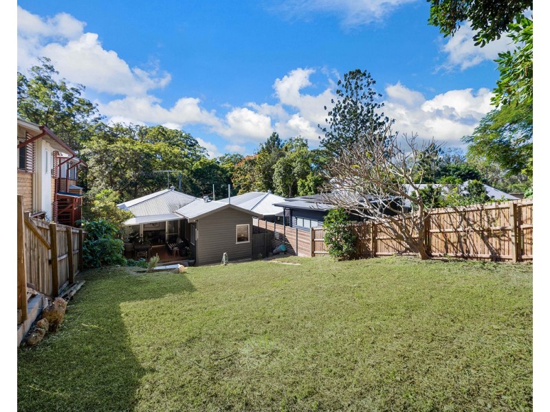 34 Barnett Road, Bardon QLD 4065