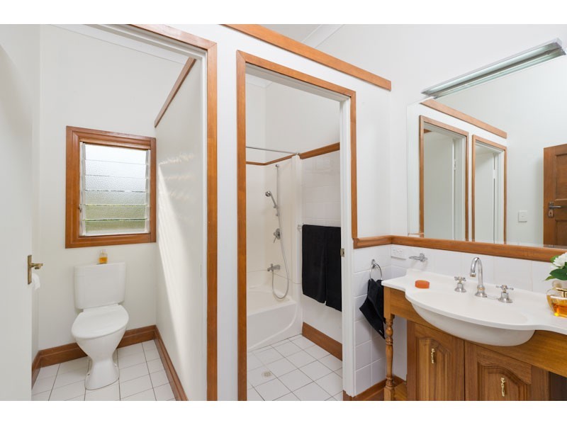 18 Mareeba Road, Ashgrove QLD 4060