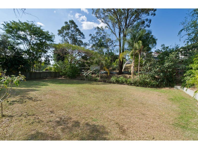 10 Mareeba Road, Ashgrove QLD 4060