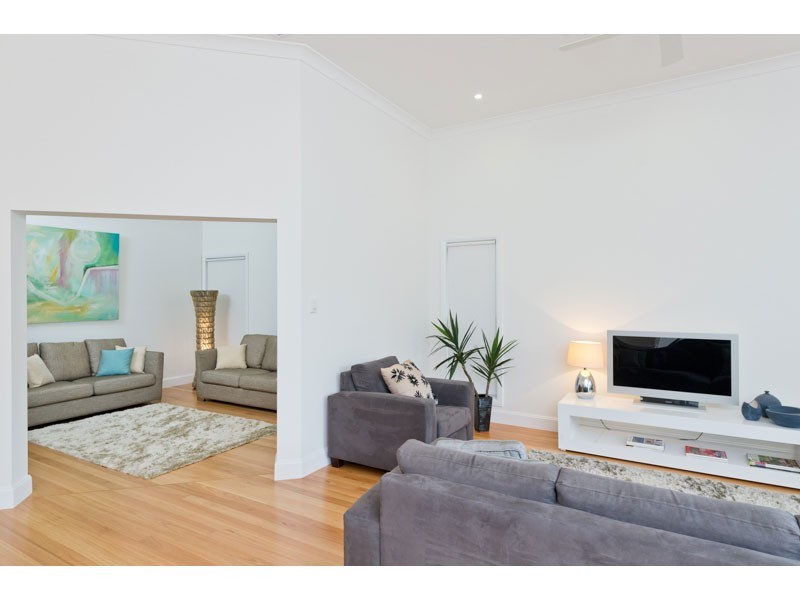 12 Canberra Drive, Ashgrove QLD 4060