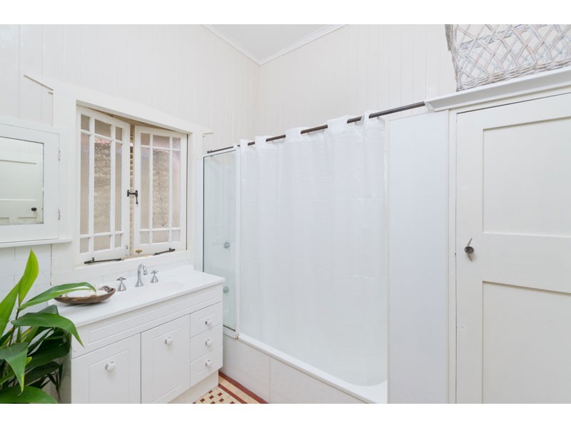 19 Hawthorne Avenue, Ashgrove QLD 4060