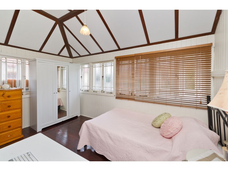 19 Hawthorne Avenue, Ashgrove QLD 4060