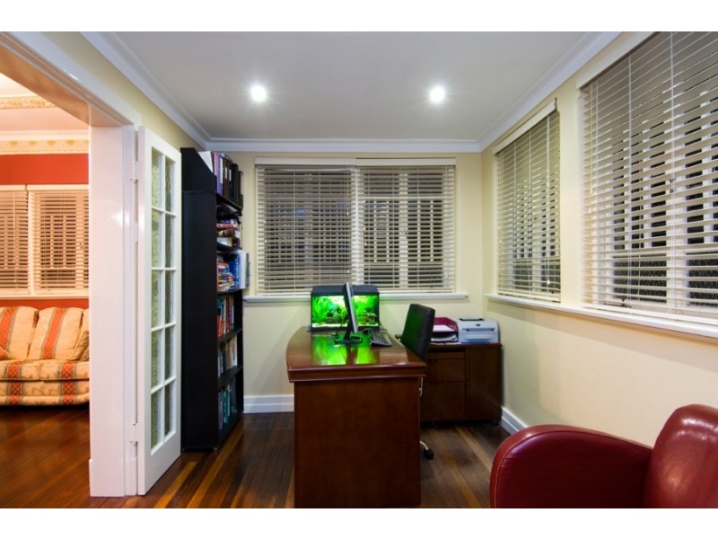 8 Felicia Street, Ashgrove QLD 4060