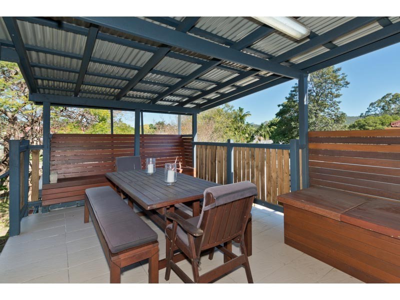 2 Crescent Avenue, Enoggera QLD 4051