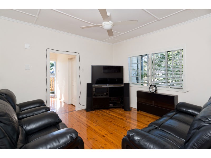 2 Crescent Avenue, Enoggera QLD 4051