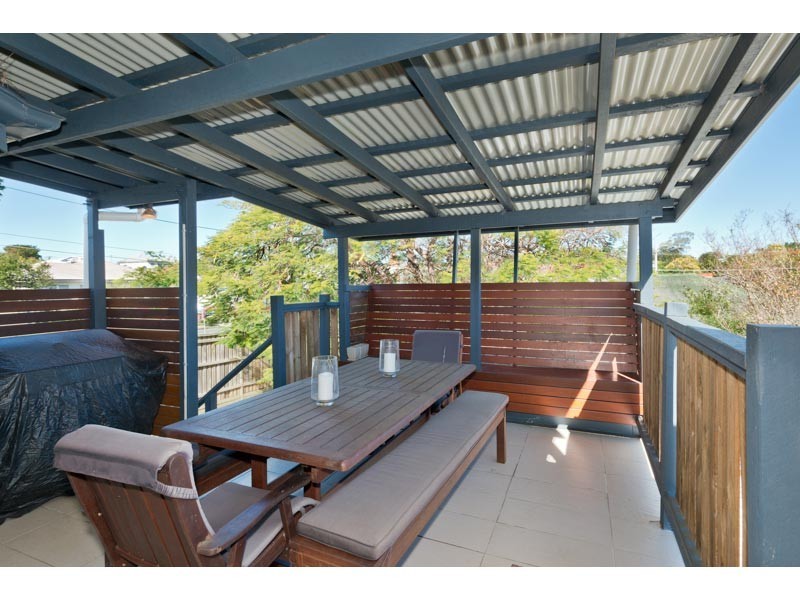 2 Crescent Avenue, Enoggera QLD 4051