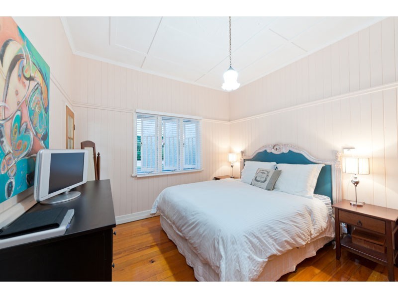 17 Wahroonga Road, Ashgrove QLD 4060