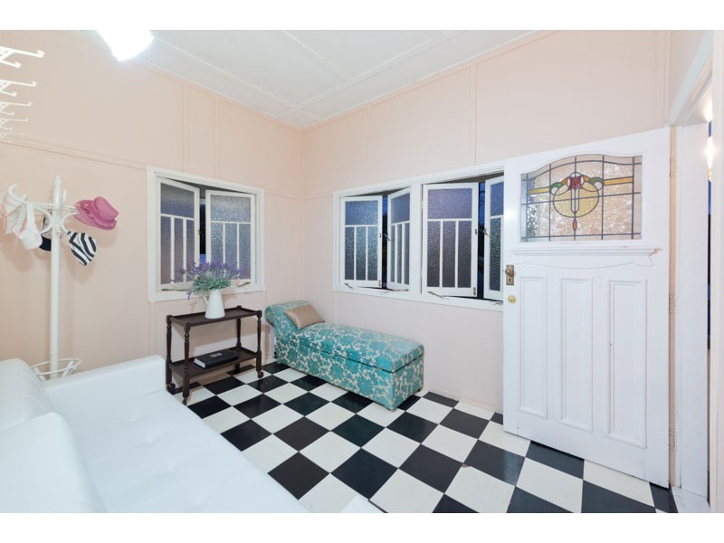 17 Wahroonga Road, Ashgrove QLD 4060