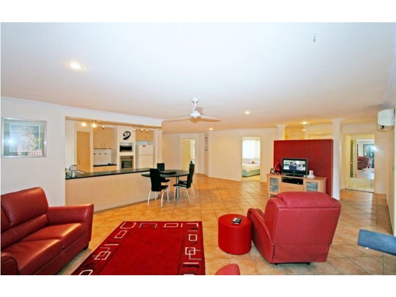 10 Pintail Crescent, Forest Lake QLD 4078