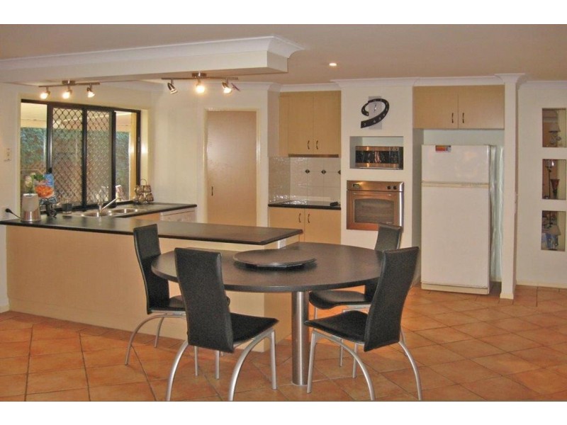 10 Pintail Crescent, Forest Lake QLD 4078