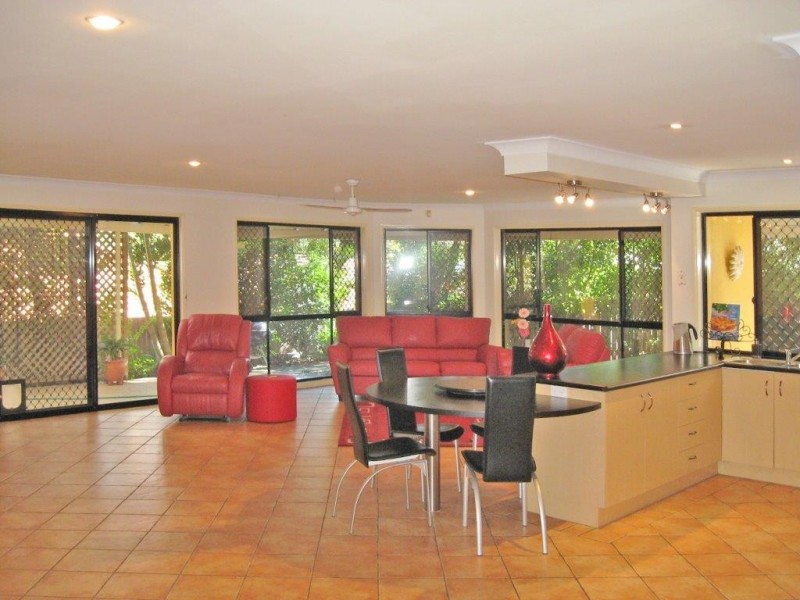 10 Pintail Crescent, Forest Lake QLD 4078