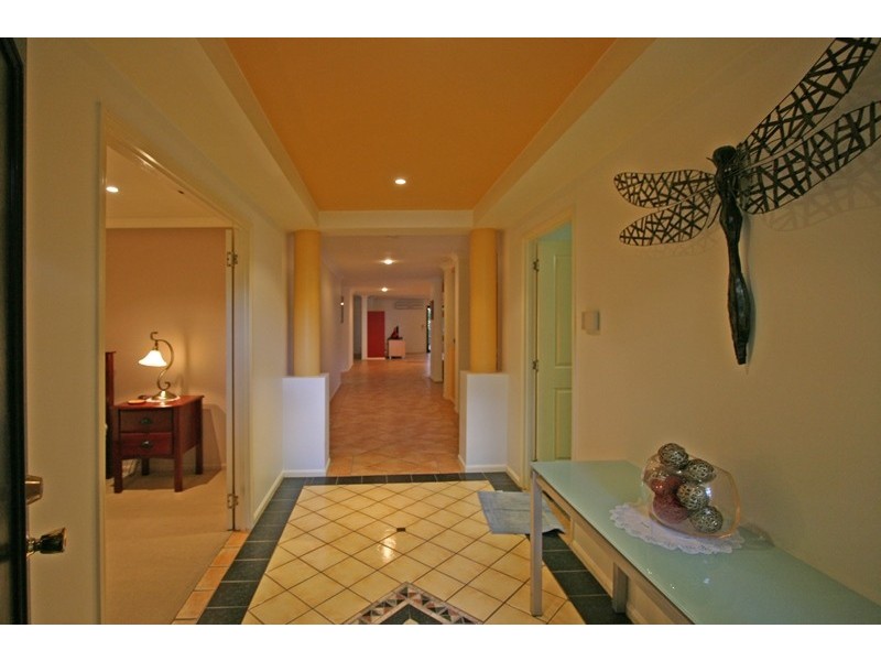 10 Pintail Crescent, Forest Lake QLD 4078