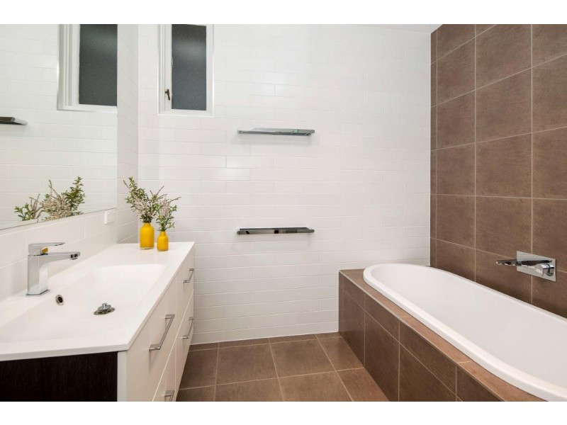 61 Girraween Grove, Ashgrove QLD 4060