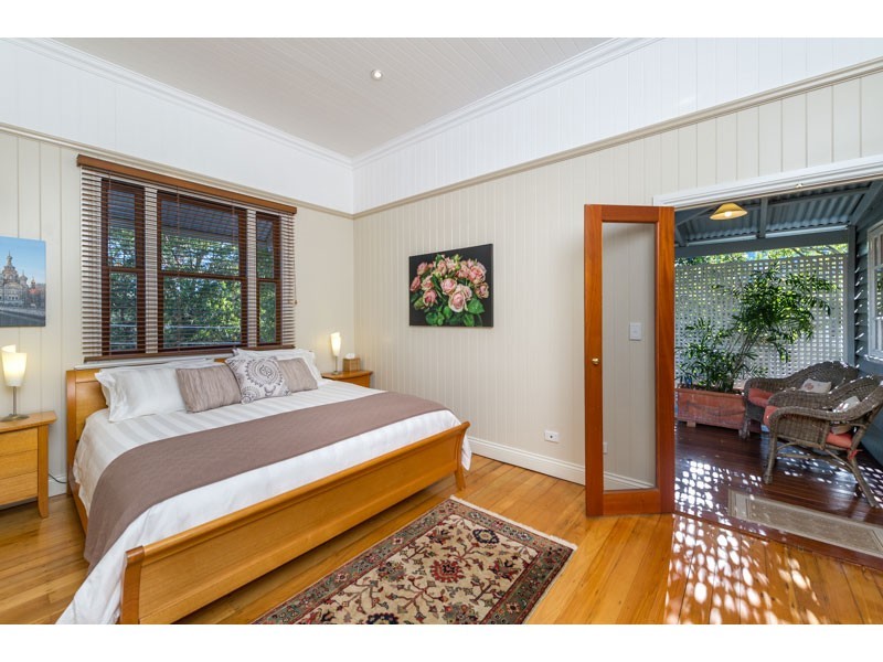 15 Corbie Street, Ashgrove QLD 4060