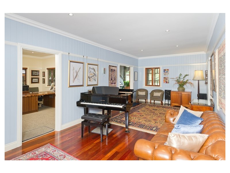 15 Corbie Street, Ashgrove QLD 4060