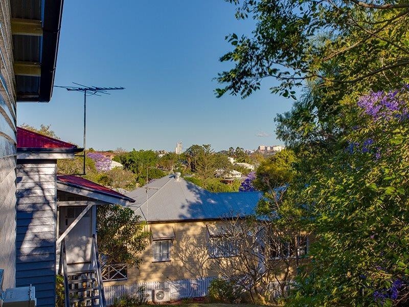 36 Banks Street, Newmarket QLD 4051