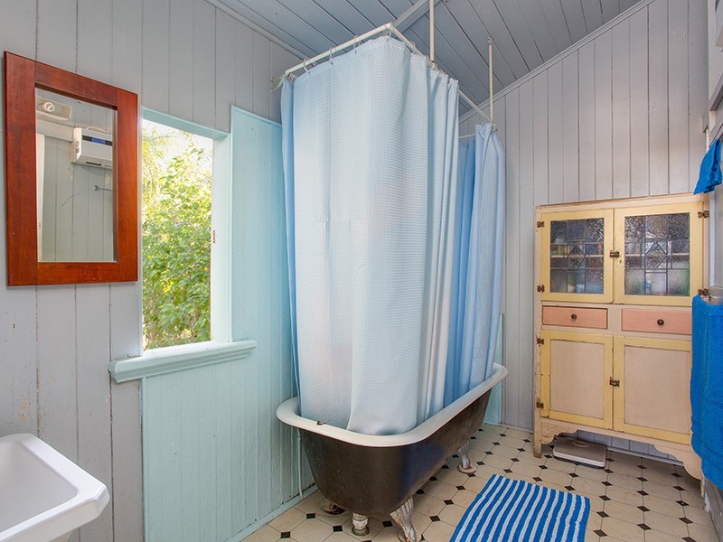 36 Banks Street, Newmarket QLD 4051