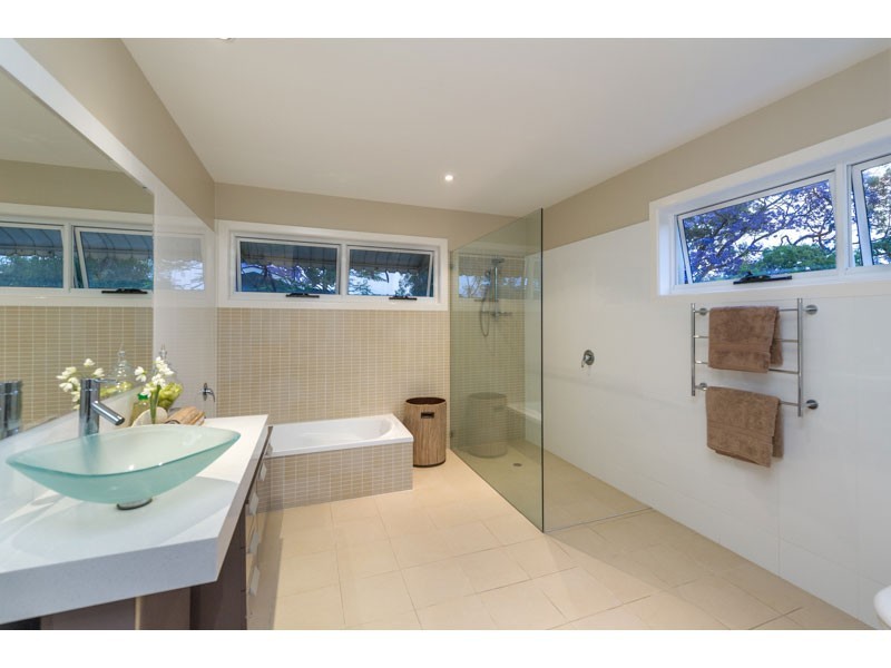 12 Felicia Street, Ashgrove QLD 4060