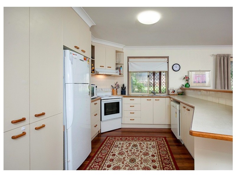 8 Janet Place, Arana Hills QLD 4054