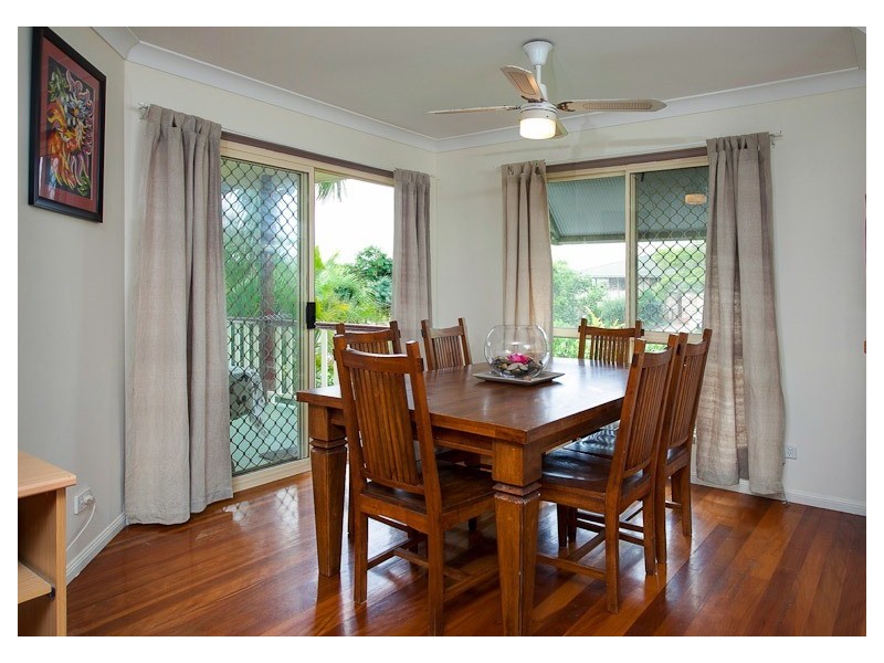 8 Janet Place, Arana Hills QLD 4054