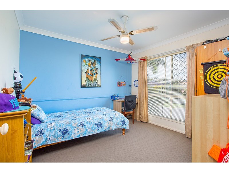 8 Janet Place, Arana Hills QLD 4054