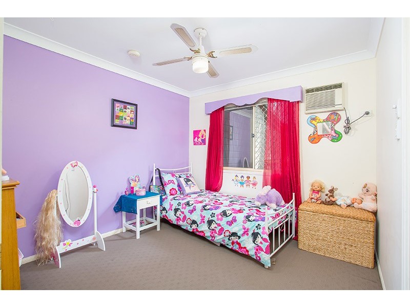 8 Janet Place, Arana Hills QLD 4054