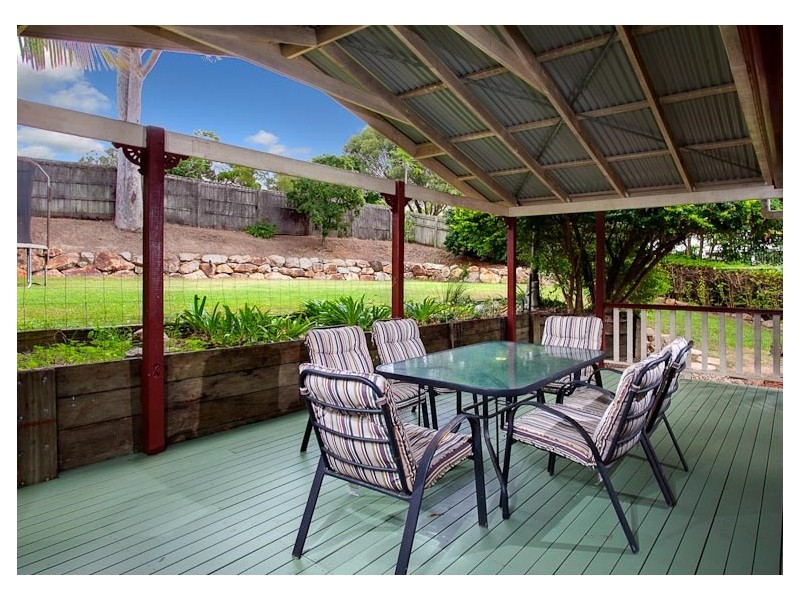 8 Janet Place, Arana Hills QLD 4054