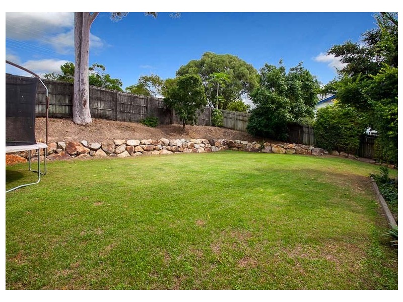 8 Janet Place, Arana Hills QLD 4054