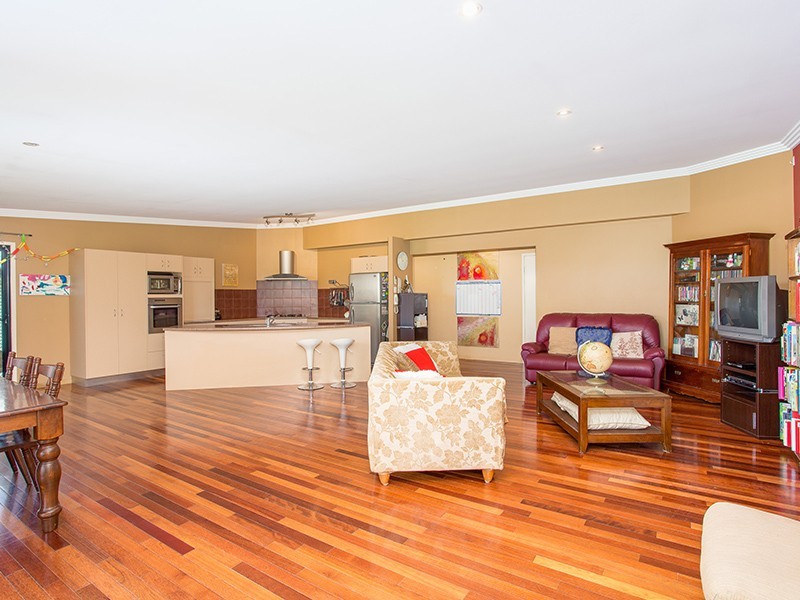 9 Quandong Crescent, Arana Hills QLD 4054