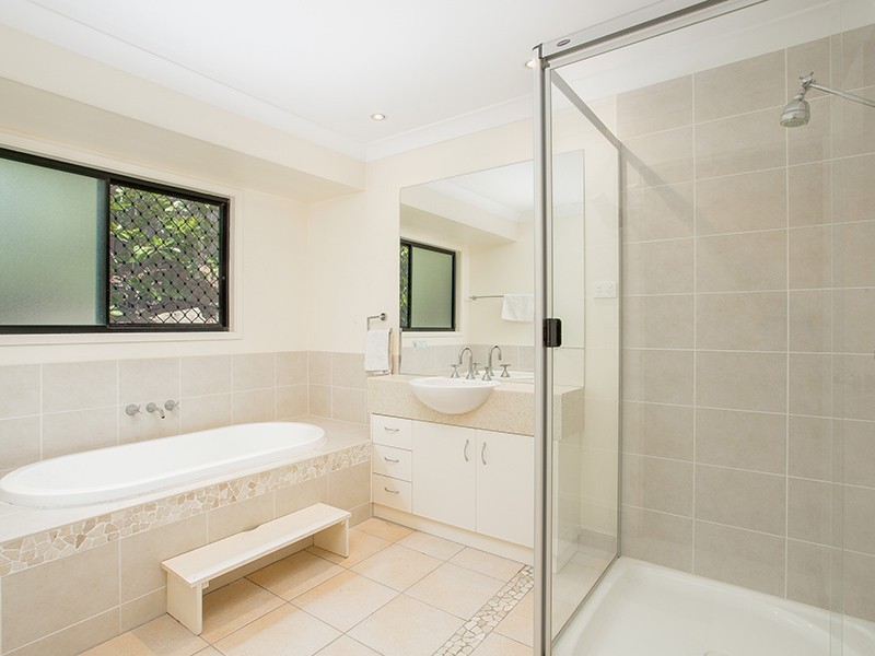 9 Quandong Crescent, Arana Hills QLD 4054