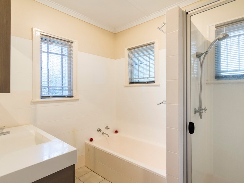 100 Stuartholme Road, Bardon QLD 4065