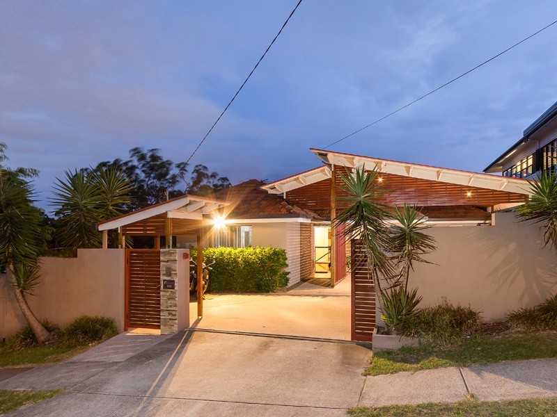 100 Stuartholme Road, Bardon QLD 4065