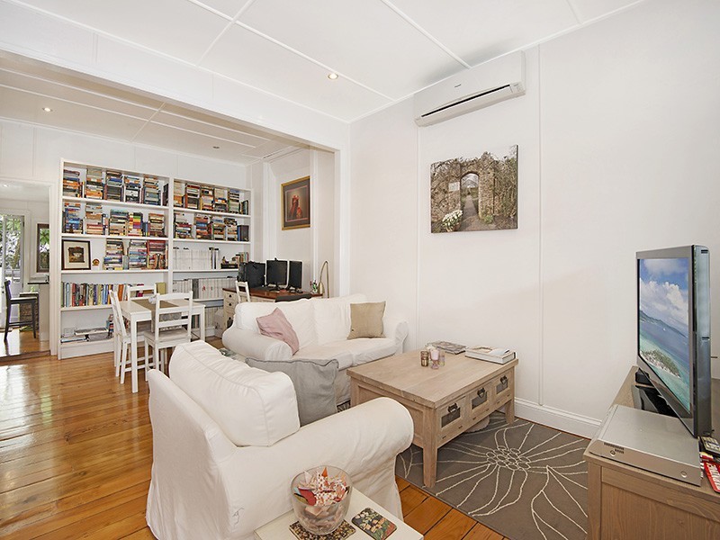 18 Hipwood Street, Spring Hill QLD 4000