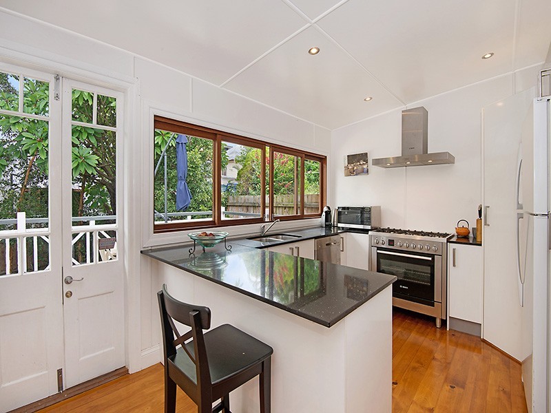 18 Hipwood Street, Spring Hill QLD 4000