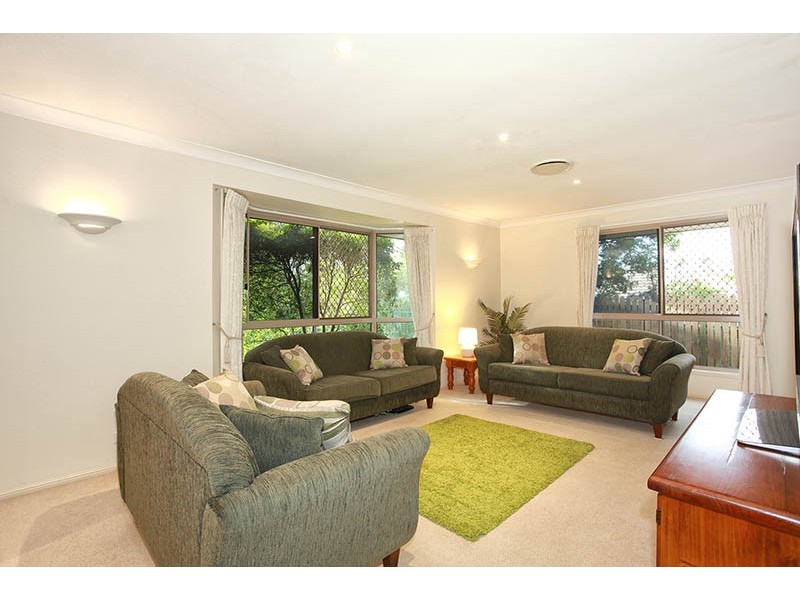 6 Sandalwood Street, Sinnamon Park QLD 4073