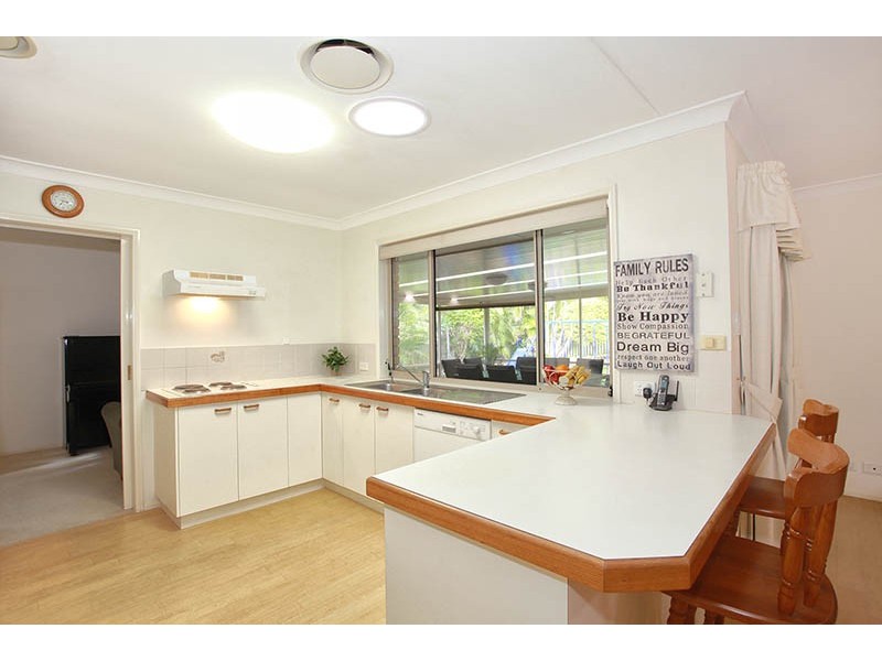 6 Sandalwood Street, Sinnamon Park QLD 4073