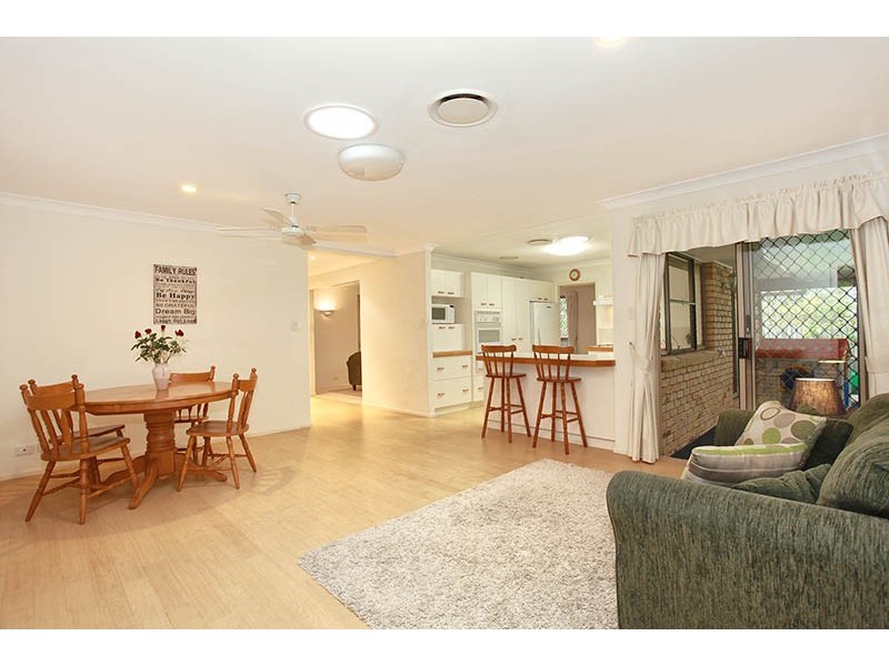 6 Sandalwood Street, Sinnamon Park QLD 4073