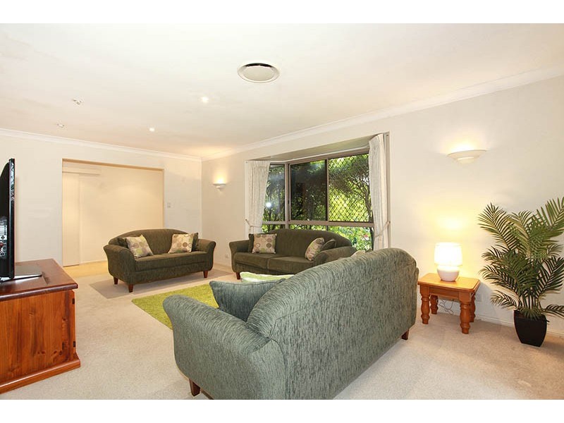 6 Sandalwood Street, Sinnamon Park QLD 4073