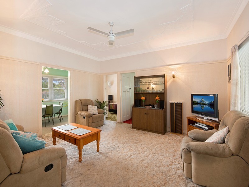 11 Dovedale Crescent, Ashgrove QLD 4060